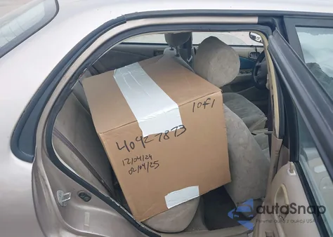 1998 Toyota Corolla Le z USA, uszkodzony, nr VIN 2T1BR18E2WC019524